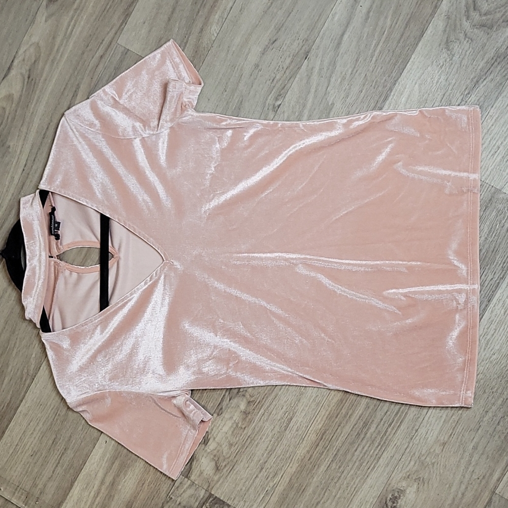 Pink velvet V-Neck shirt